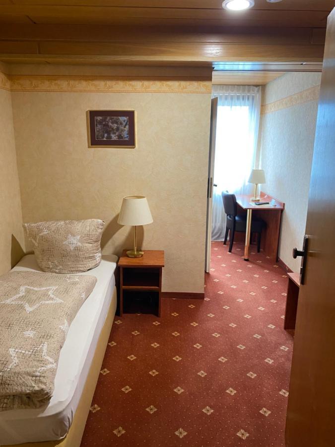 Hotel Restaurant Lenhsen Elmpt Екстер'єр фото