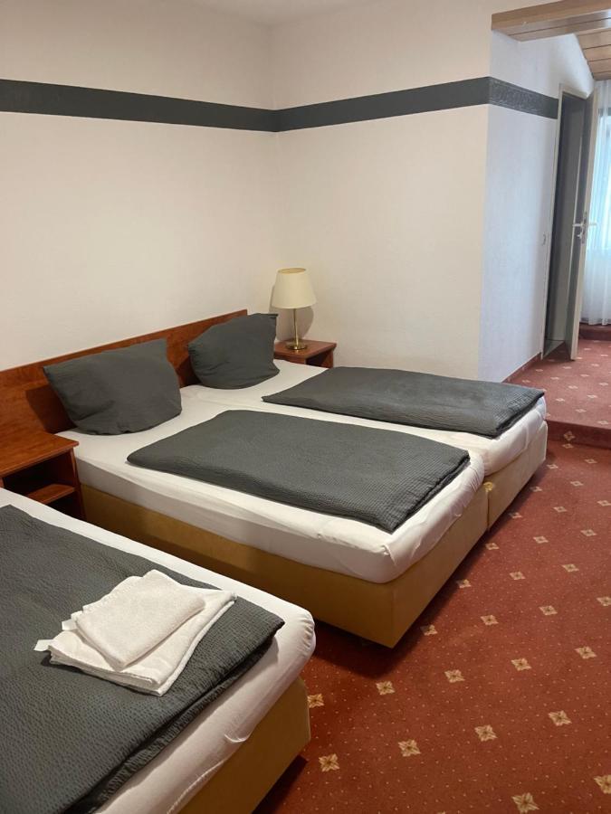 Hotel Restaurant Lenhsen Elmpt Екстер'єр фото