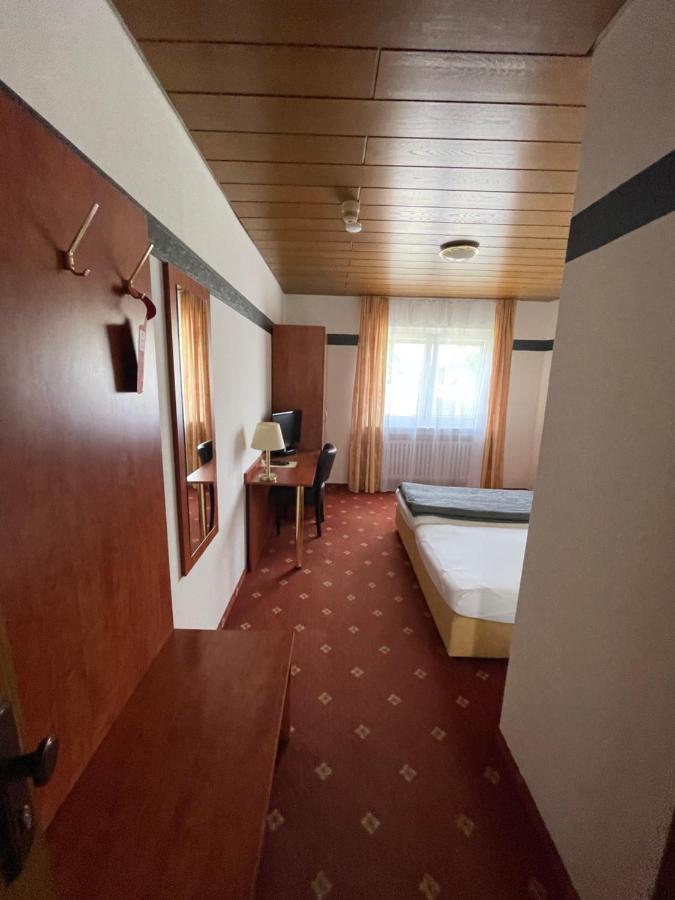 Hotel Restaurant Lenhsen Elmpt Екстер'єр фото